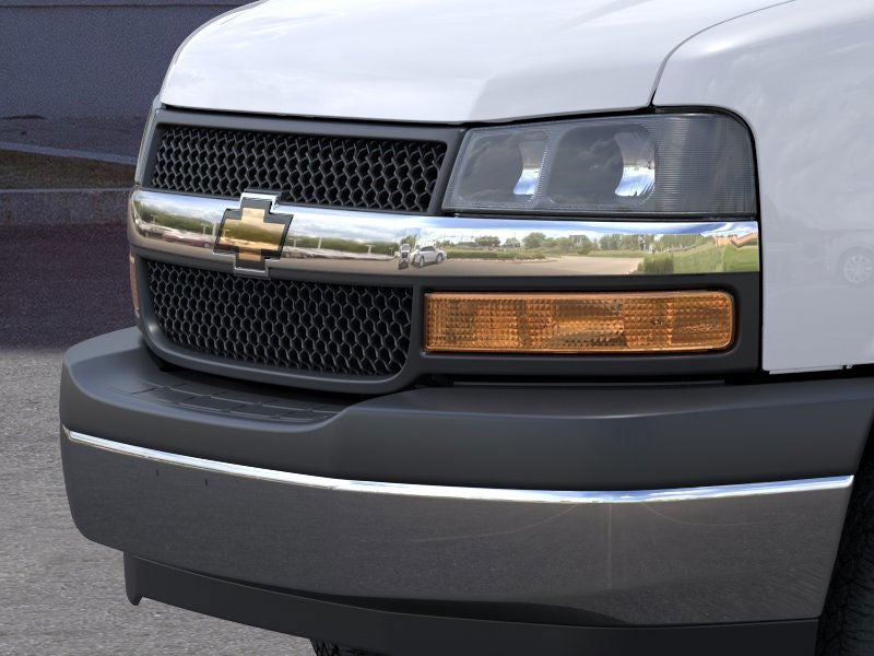 2025 Chevrolet Express Cutaway 3500 Base